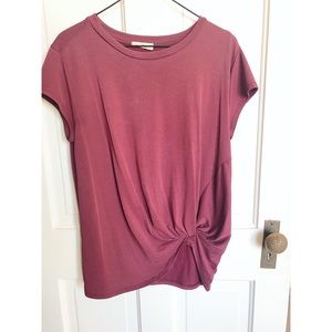 Short sleeve top with knot